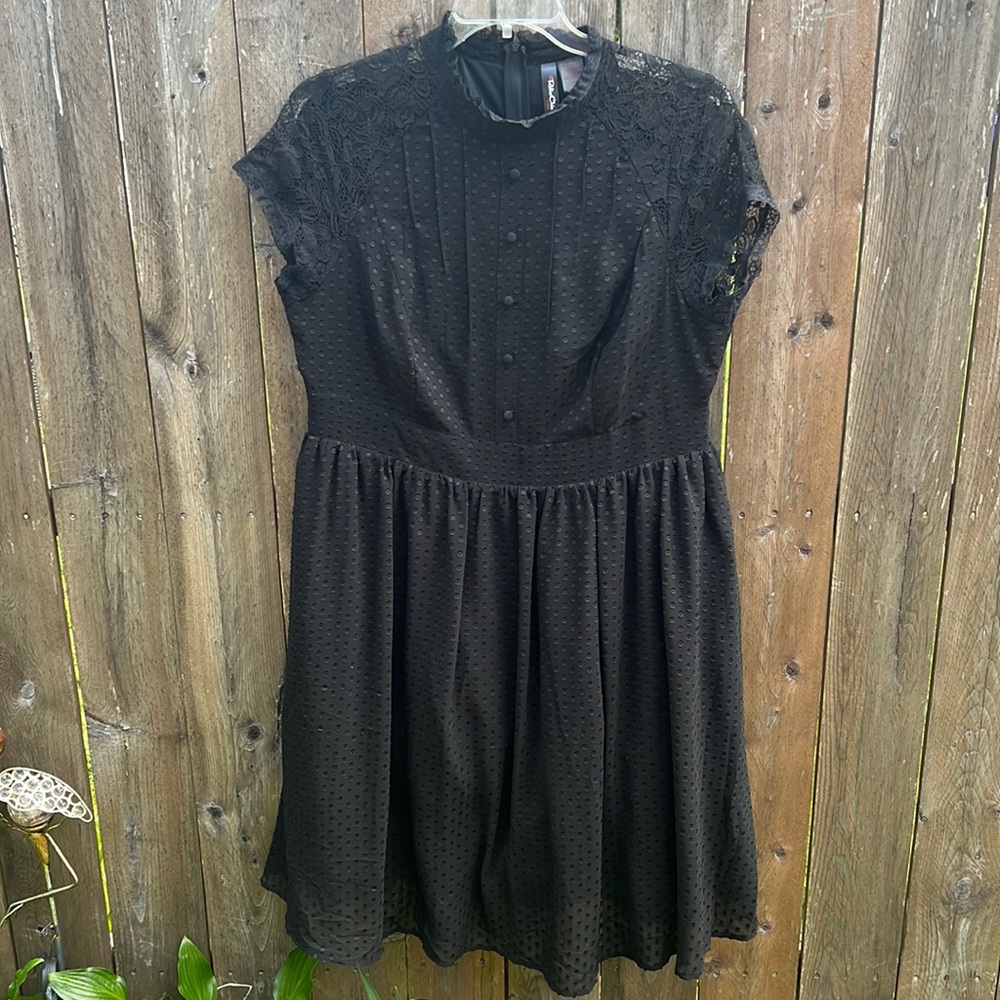 NWT Gorgeous Torrid RETRO BLACK SS BUTTON FRONT SWING Black Dress size 14